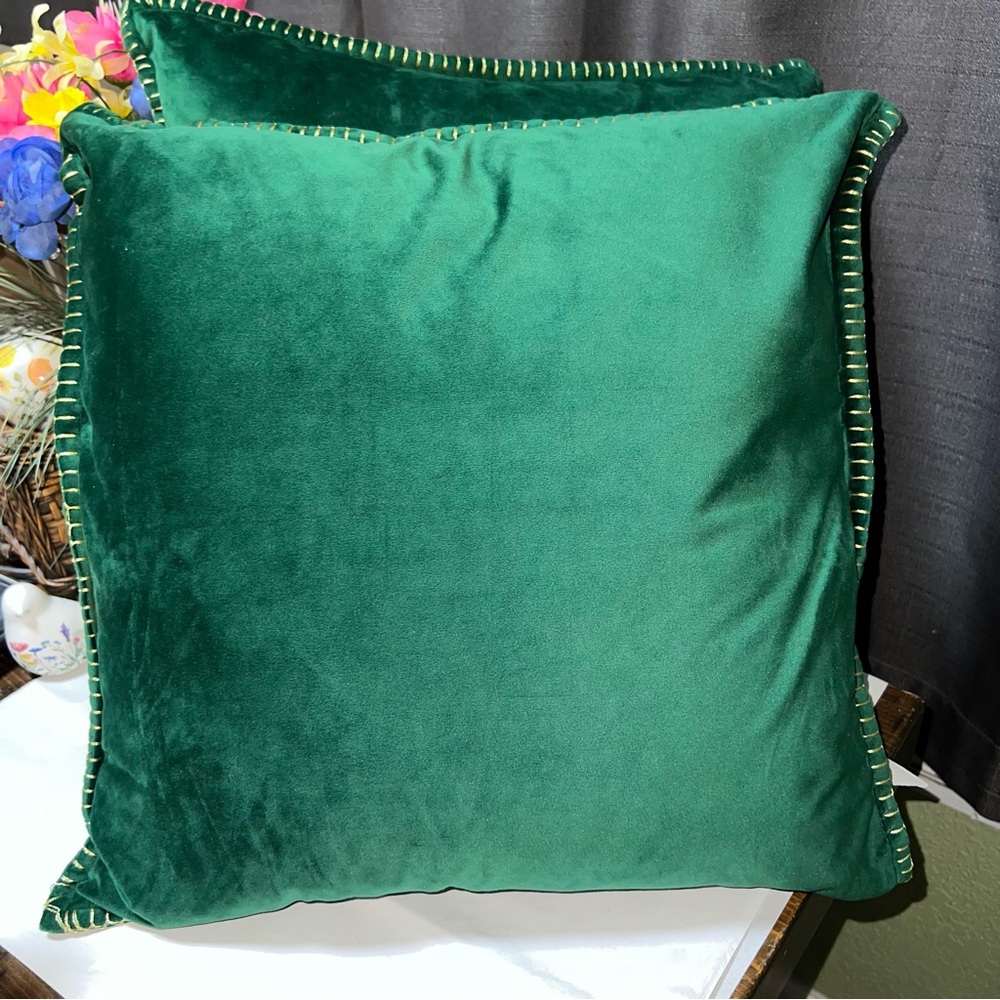 Millow Millihome Emerald Green Velvet Throw Pillows w/Gold Trim w/Feather Down